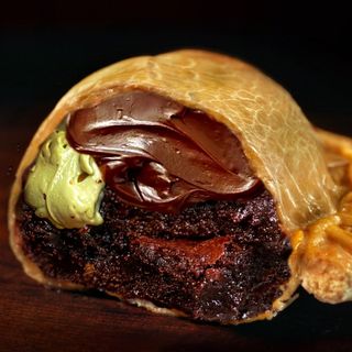 Empanada Premium nutella, brownie e pistáchio (Brownie Nutella)