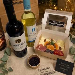 Vinhos e Tábuas de Queijo