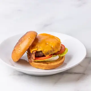 Hambúrguer com cheddar e bacon