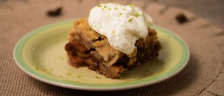 Crumble de Maçã com Mousse de Ricota e Lima
