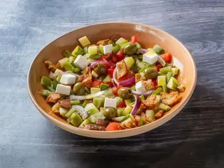 Salada Grega com Feta Vegana