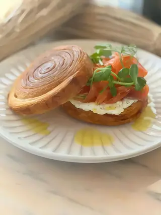 Croissant Roll de Salmão Fumado