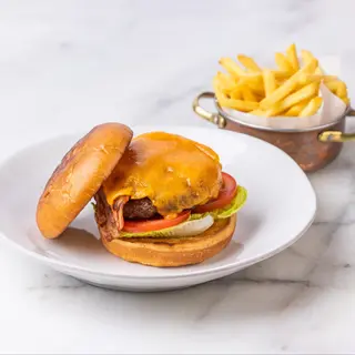 Hambúrguer com cheddar e bacon