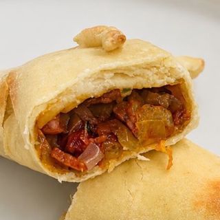 Esfiha de Linguiça Portuguesa