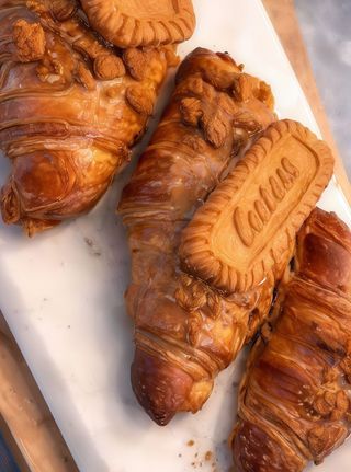 Croissant Lotus