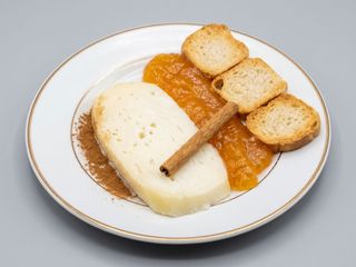 Queijo de Ovelha com Doce de Abóbora