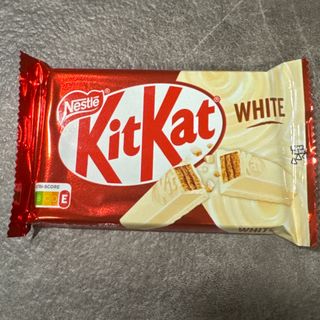 Kit kat white
