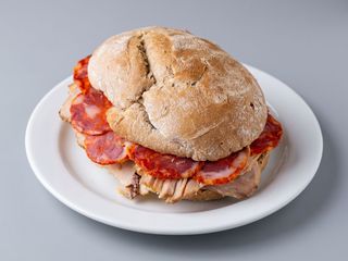 Sandes de pernil com Paio de Porco Preto