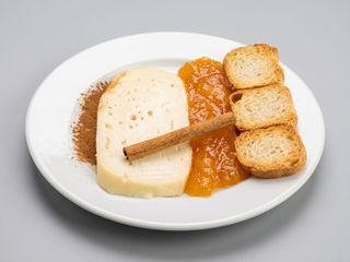 Queijo de Ovelha com Doce de Abóbora