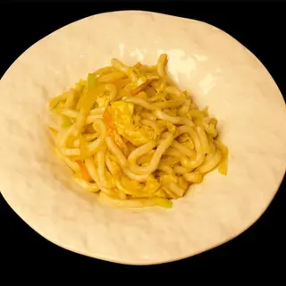 C6. Massa Udon Salteado