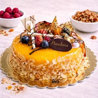 Bolo de Aniversário de Pão de Ló e Doce de Ovos caseiro