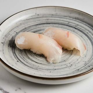 651.NIGUIRI ROBALO 6PCS