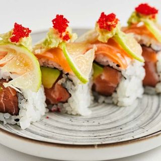 624.URAMAKI SALMAO ABACATE LIMAO 8PCS