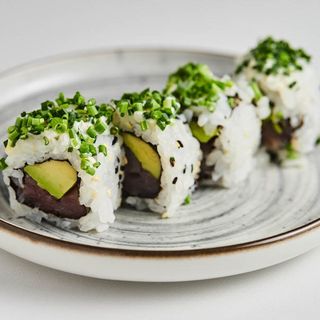 618.URAMAKI ATUM ABACATE 8PCS