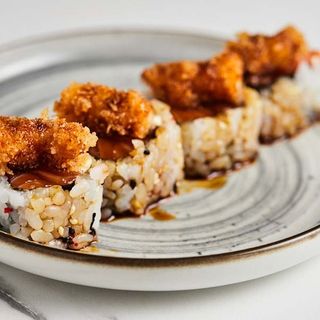 626.URAMAKI SALMAO CAMARAO 8PCS