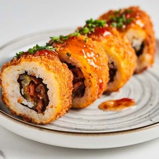 637.FRITO URAMAKI 8PCS