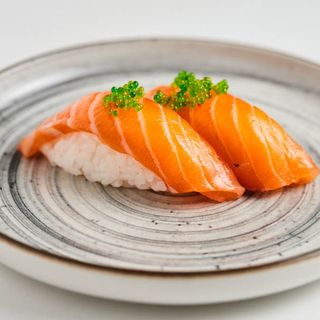 646.NIGUIRI SALMAO 6PCS