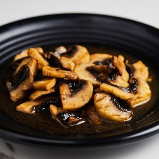 710.Cogumelos Salteados