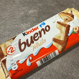 Kinder Bueno White