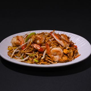 Massa salteada com Camarão