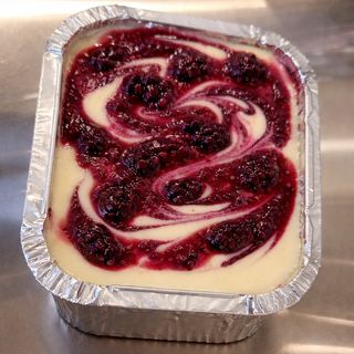 Bolo Gelado de Chocolate Branco com Frutos vermelhos