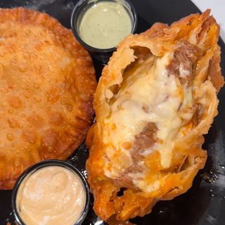 Carne Desfiada com Queijo