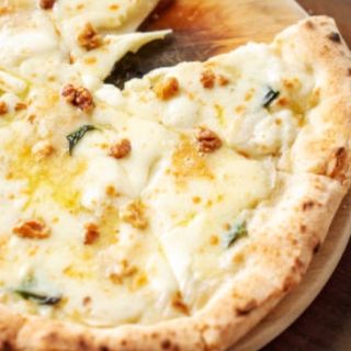 Pizza quatro queijos