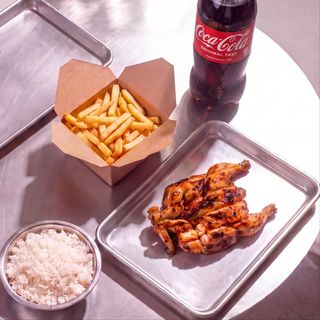 1 Frango Assado + 2 Acompanhamentos + Bebida