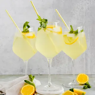 Limoncello Spritz