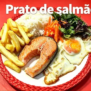 Prato completo de salmão grelhado