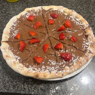 Pizza de Nutella e morangos