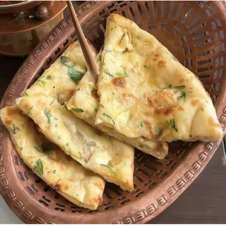 CHEESE NAAN