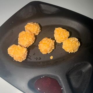 Nuggets de Queijo Gouda com Doce