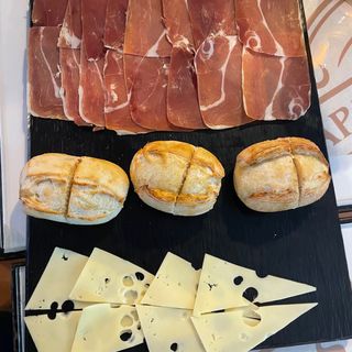 Tábua de Presunto e Queijo