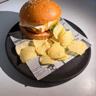 Hambúrguer com Alface e Maionese