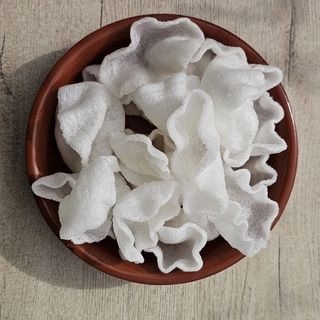 C22-Prawn Crackers