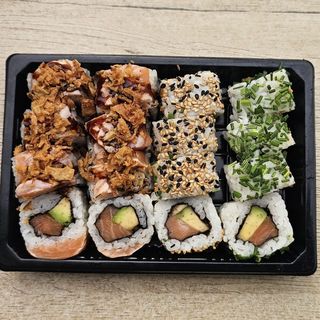 M010-Uramaki Mix