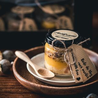 Bolo de frasco noz e ovos moles