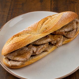 Baguete com Bifanas