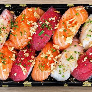 S13. Nigiri Braseado - 12 Pecas