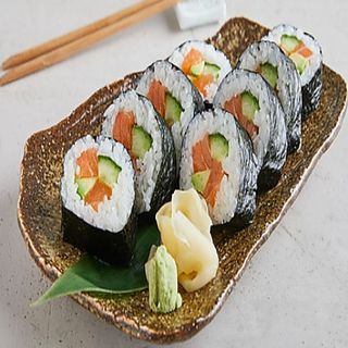 S21. Futomaki salmon sushi 12-Pecas