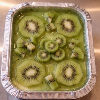 Bolo Gelado Chocolate Branco com Kiwi