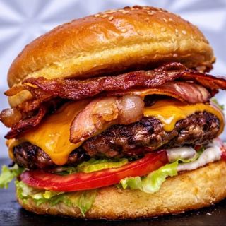 Hambúrguer Duplo com Bacon
