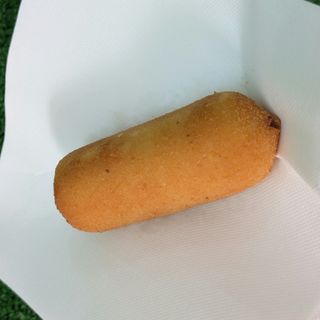 Salgado de Calabresa Brasileira com Queijo