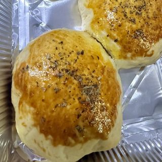 Hambúrguer assado.