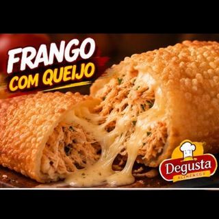 Pastel frango com queijo