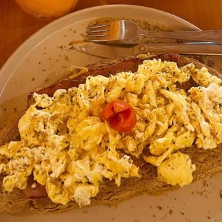 Tosta de Ovo e Bacon