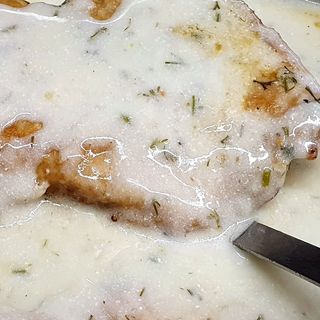 Piept de pui in sos de marar si piure de cartofi