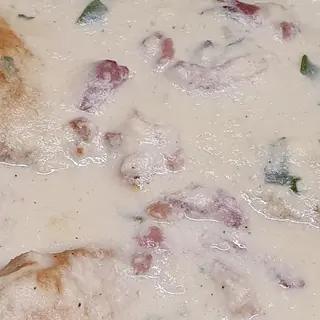 Pui carbonara - cu sos carbonara	