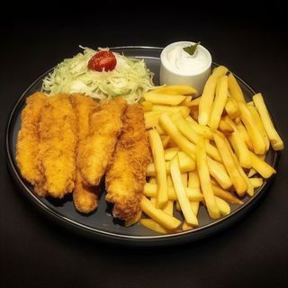 Crispy piept de pui + cartofi +salata +Papanaşi + Raspberry lemonade